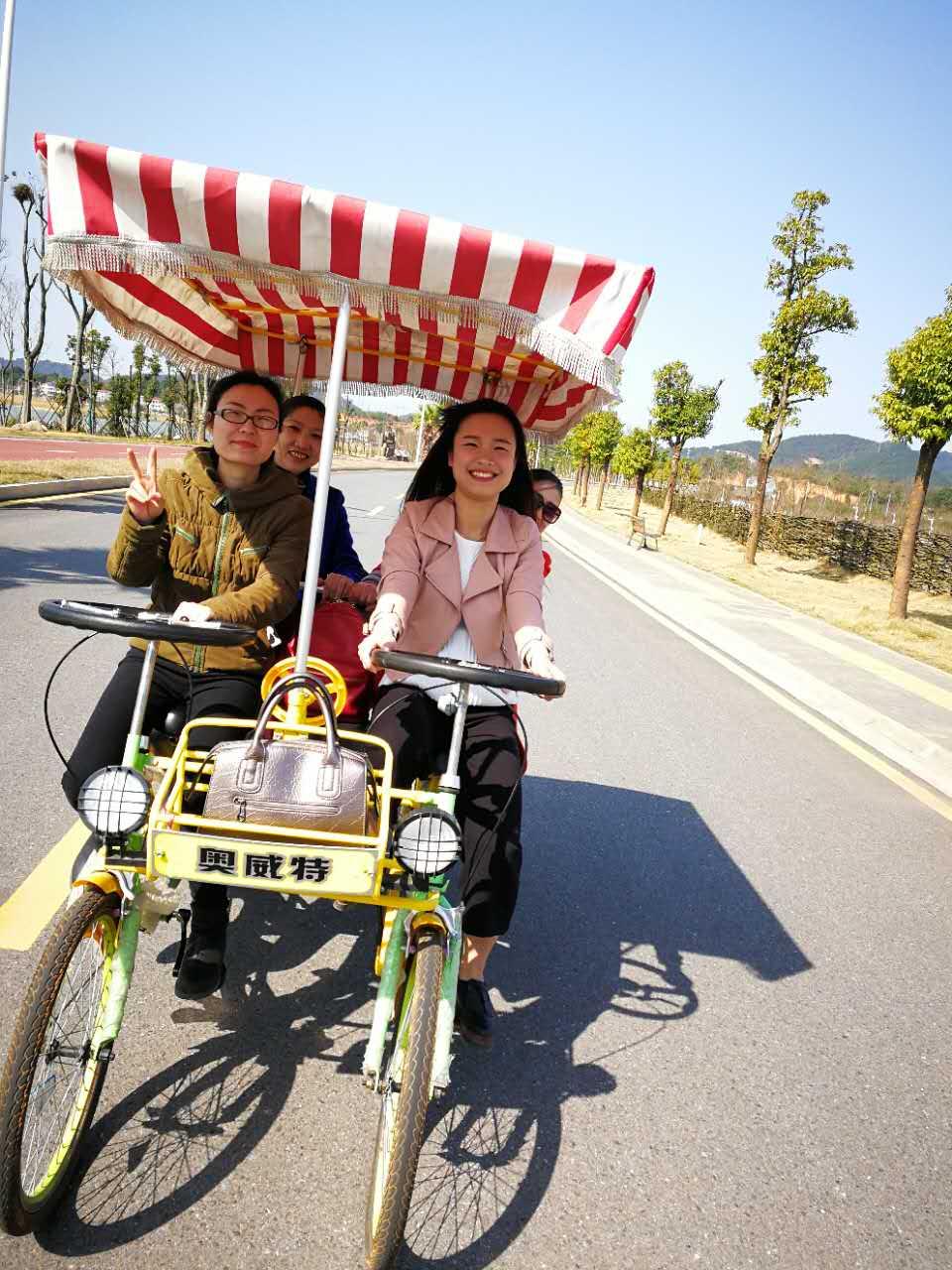 三个月的婴儿图三个月的婴儿图，生命的初萌与美好展望